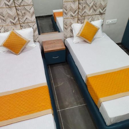 Pātan Hotel Dolphin Residency מראה חיצוני תמונה