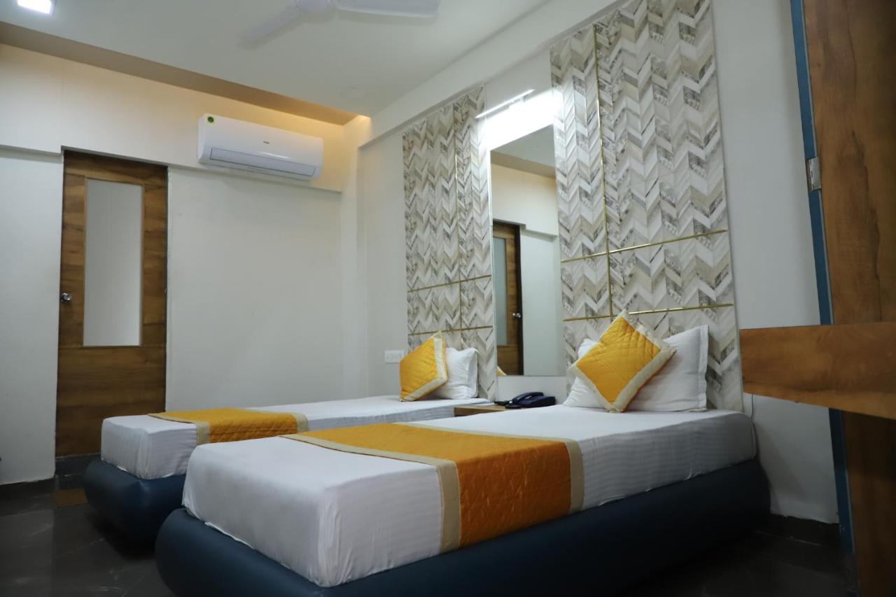 Pātan Hotel Dolphin Residency מראה חיצוני תמונה