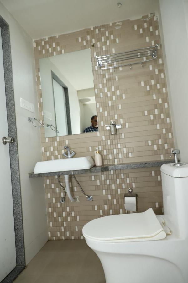Pātan Hotel Dolphin Residency מראה חיצוני תמונה