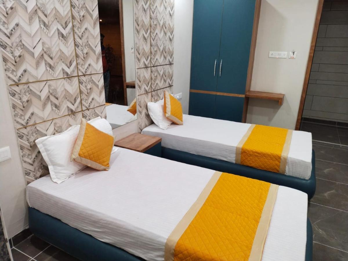 Pātan Hotel Dolphin Residency מראה חיצוני תמונה