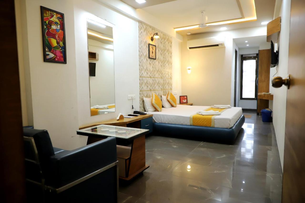 Pātan Hotel Dolphin Residency מראה חיצוני תמונה